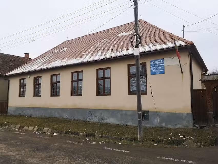 K&aacute;szon&uacute;jfalvi Tuzson J&aacute;nos &Aacute;ltal&aacute;nos iskola &ndash; Scoala generala clasele I-VIII numarul 2 Tuzson J&aacute;nos