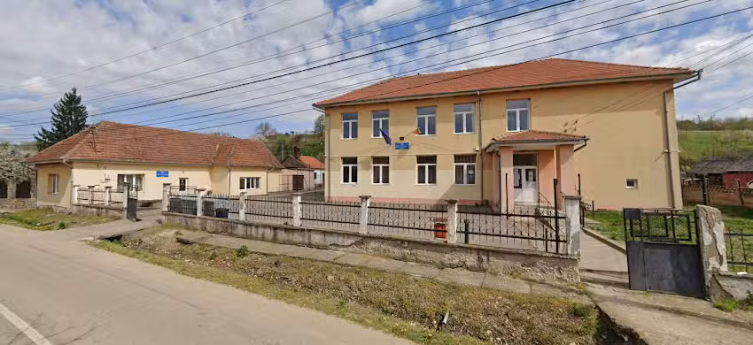 ŞCOALA CLASELE I-VIII DERNA