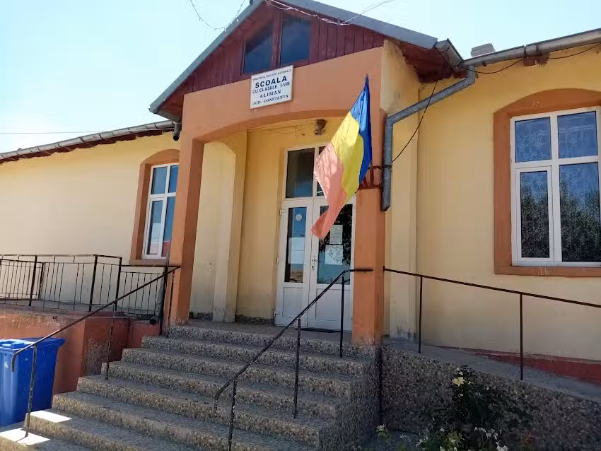 Scoala cu clase I-VIII