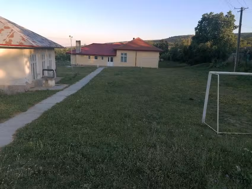 Școala cu clasele I &ndash; IV Văleni