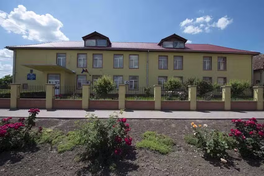 Şcoala cu clasele I-VIII