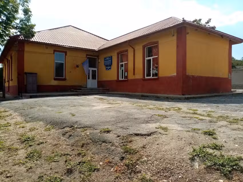 Scoala cu clasele I-VIII