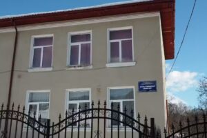 ŞCOALA CU CLASELE I-VIII BĂRBĂTEŞTI