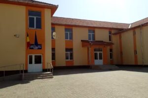 ŞCOALA CU CLASELE I-VIII BERGHIN