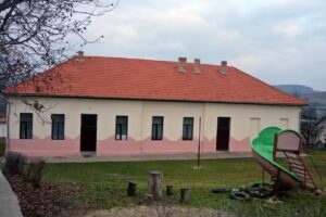 ŞCOALA CU CLASELE I-VIII BUZA