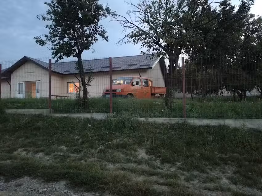 ŞCOALA CU CLASELE I-VIII CRUCEA