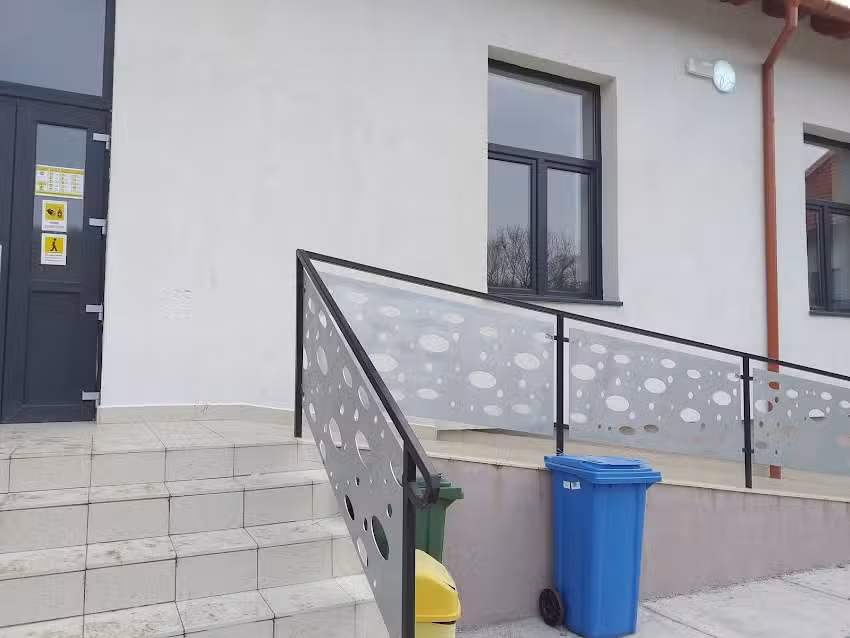 ŞCOALA CU CLASELE I-VIII FIZEŞU GHERLII