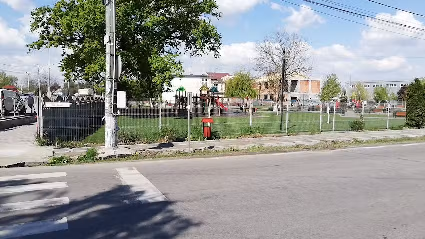 ŞCOALA CU CLASELE I-VIII NR. 1