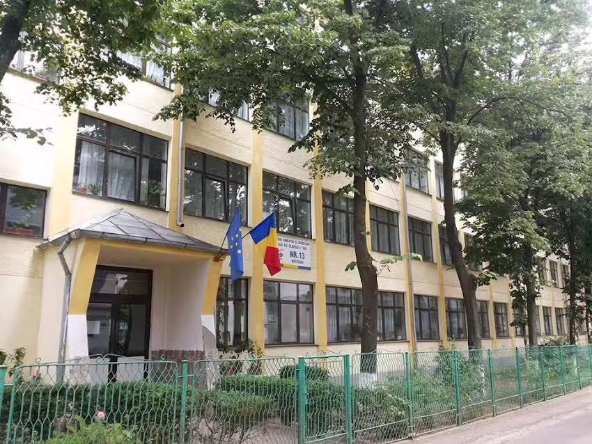 Şcoala cu clasele I-VIII numărul 13