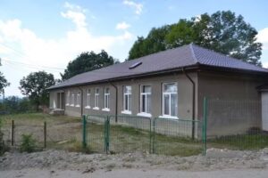 ŞCOALA CU CLASELE I-VIII PIETRICEAUA