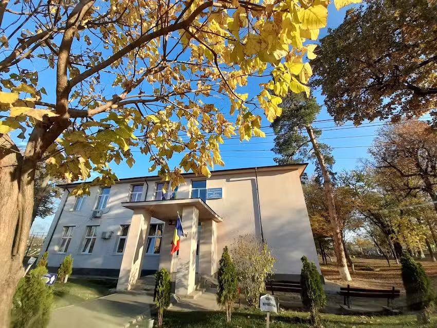 ŞCOALA GENERALĂ CU CLASELE I-VIII Călugăreni