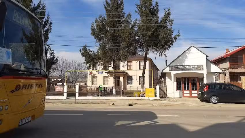 Scoala generala cu clasele I-VIII Pilesti