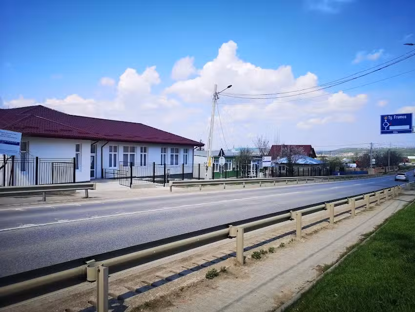 Scoala Generala &bdquo;Miron Barnovschi&rdquo; Uricani