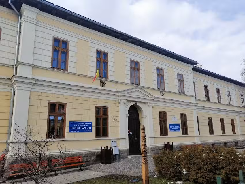 Școala Generală Petőfi S&aacute;ndor