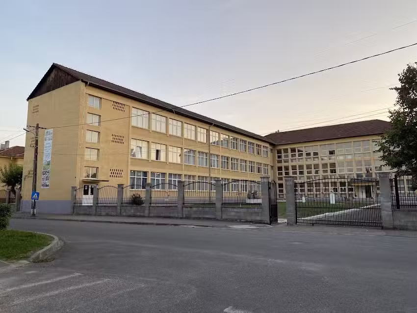 Școala Gimnazială &bdquo;Miron Pompiliu&rdquo; cls. I-VIII