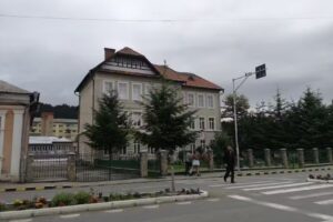 Școala Gimnazială Petru Comarnescu