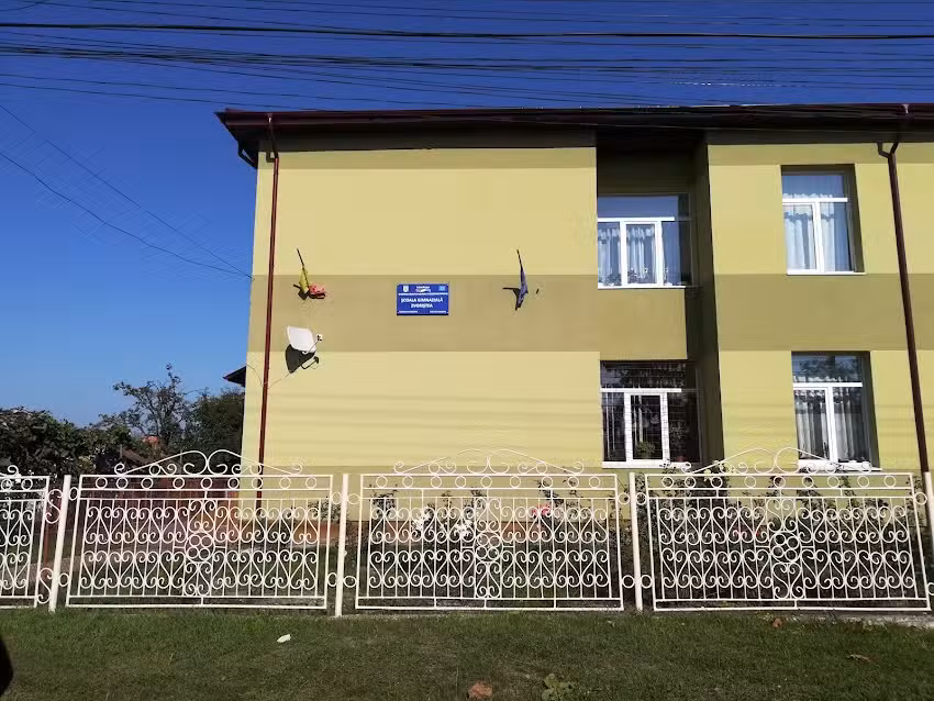 ŞCOALA GIMNAZIALĂ ZVORIŞTEA
