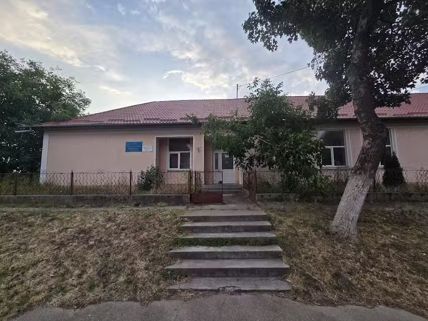 Școala primară Vezendiu