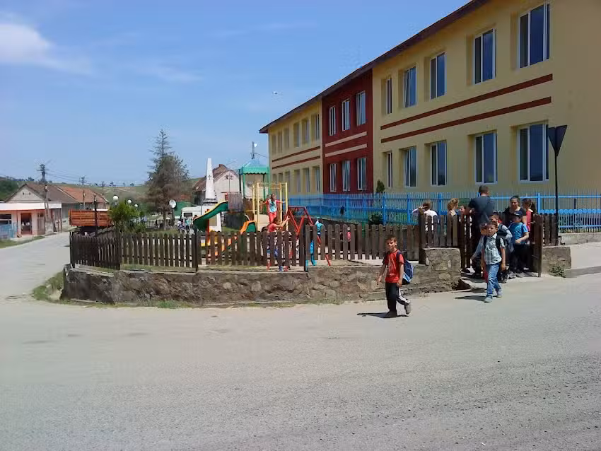 T&acirc;rnova Elementary School